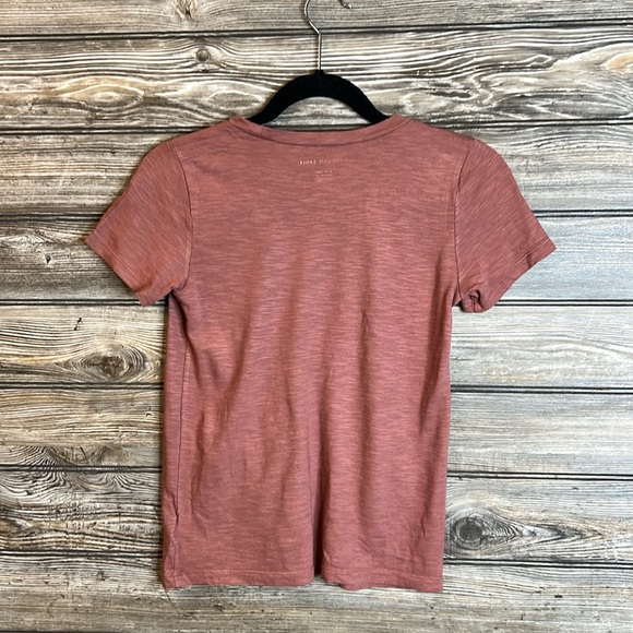 American Eagle Short Sleeved T-Shirt - Picture 3 of 6